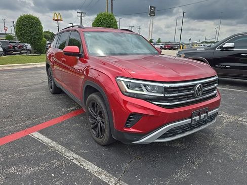 Used 2023 Volkswagen Atlas SE w/ Black Wheel Package FWD image 3