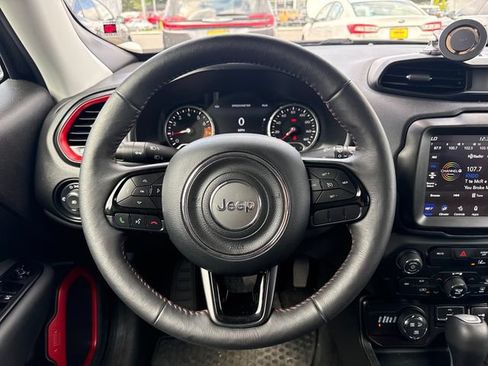 Used 2022 Jeep Renegade Trailhawk AWD/4WD image 22