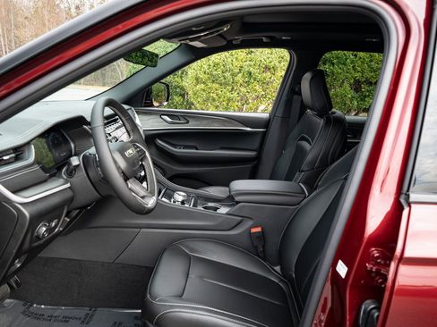 New 2025 Jeep Grand Cherokee L Limited AWD/4WD image 14