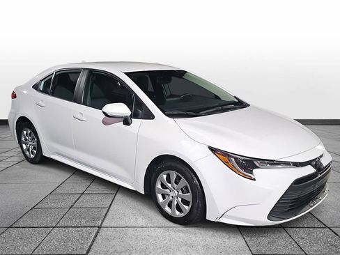 Used 2024 Toyota Corolla LE image 3