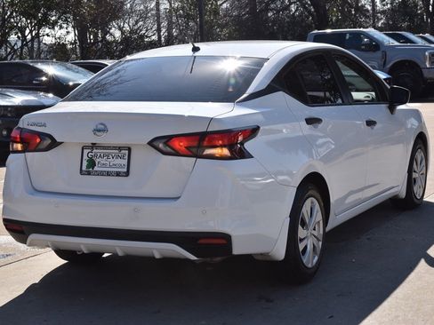 Used 2020 Nissan Versa S image 8