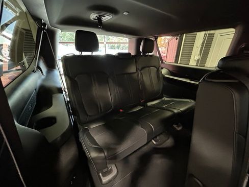 Used 2024 Jeep Wagoneer L Series II w/ Flexible Seating Group AWD/4WD image 6