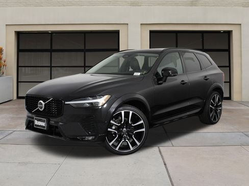 Certified 2023 Volvo XC60 B5 Ultimate image 3