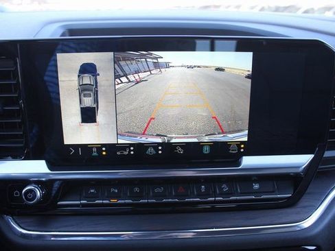 Used 2023 GMC Sierra 1500 SLT image 32