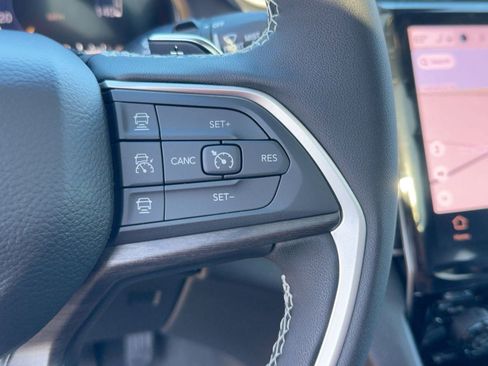 New 2025 Jeep Grand Cherokee Limited w/ Luxury Tech Group II image 28