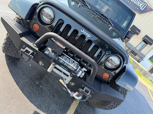 Used 2012 Jeep Wrangler Sahara w/ Connectivity Group AWD/4WD image 9