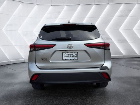 Used 2020 Toyota Highlander XLE FWD image 6