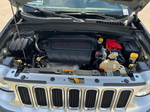 Used 2018 Jeep Renegade Limited AWD/4WD image 21