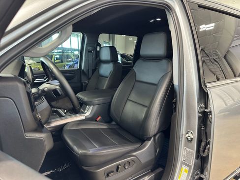 Used 2025 Chevrolet Silverado 2500 LTZ w/ LTZ Convenience Package image 13