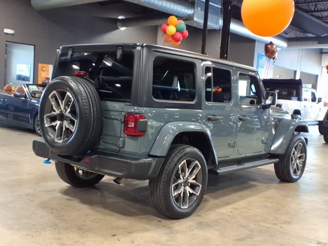 Used 2024 Jeep Wrangler Unlimited w/ Convenience Group AWD/4WD image 6
