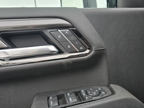 Used 2025 GMC Sierra 2500 AT4 w/ AT4 Premium Plus Package image 17