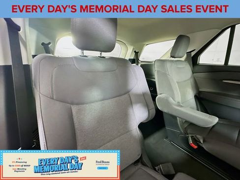 Used 2025 Ford Explorer Active AWD/4WD image 28