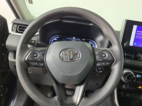 Used 2025 Toyota RAV4 XLE AWD/4WD image 21