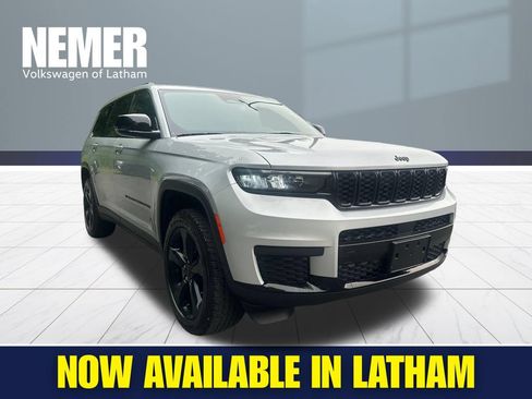 Used 2023 Jeep Grand Cherokee L Laredo AWD/4WD image 5