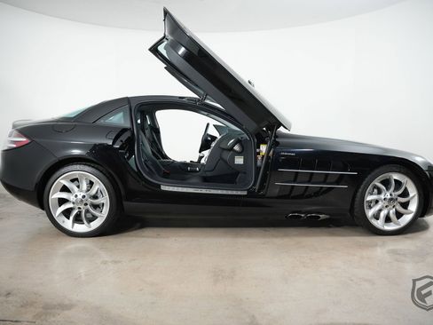 Used 2006 Mercedes-Benz SLR image 18