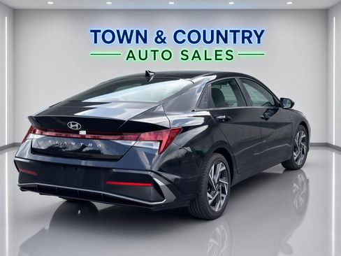 Used 2025 Hyundai Elantra SEL FWD image 6