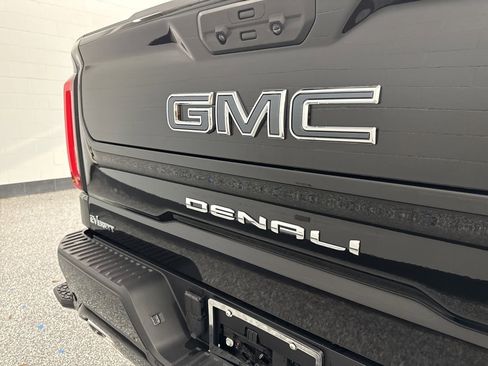 Used 2025 GMC Sierra 1500 Denali Ultimate image 30