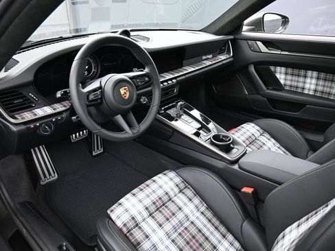 Certified 2025 Porsche 911 Turbo S AWD/4WD image 4