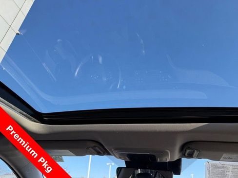 Used 2025 Toyota Camry XLE w/ Premium Package image 15