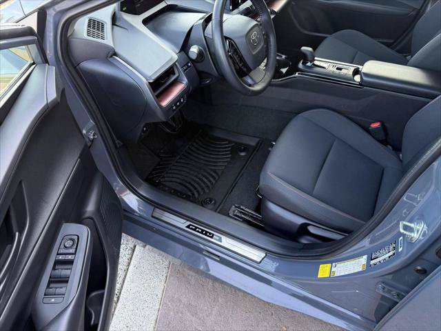 Certified 2025 Toyota Prius Plug-In Hybrid FWD image 10