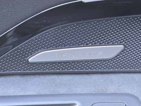 New 2025 Audi SQ5 Prestige image 9