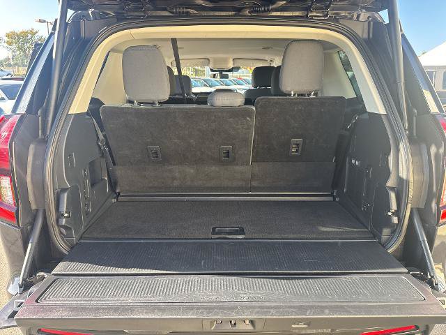 Certified 2025 Ford Expedition Active AWD/4WD image 15