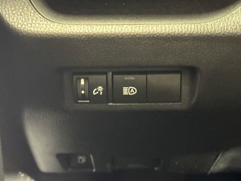 Used 2025 Toyota RAV4 XLE image 36