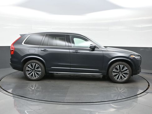 Used 2021 Volvo XC90 T6 Momentum w/ Advanced Package image 7