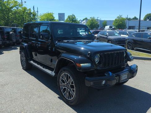 Used 2024 Jeep Wrangler High Altitude AWD/4WD image 8