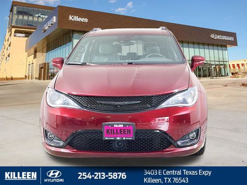 Used 2019 Chrysler Pacifica Limited w/ Advanced Safetytec Group FWD image 1