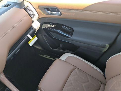 New 2026 Nissan Pathfinder Platinum image 22