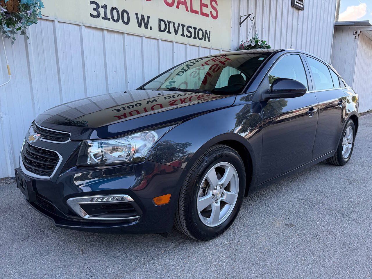Used 2015 Chevrolet Cruze LT w/ Technology Package FWD image 7