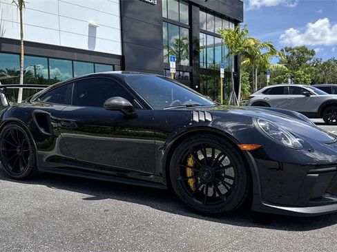 Used 2019 Porsche 911 GT3 RS image 7