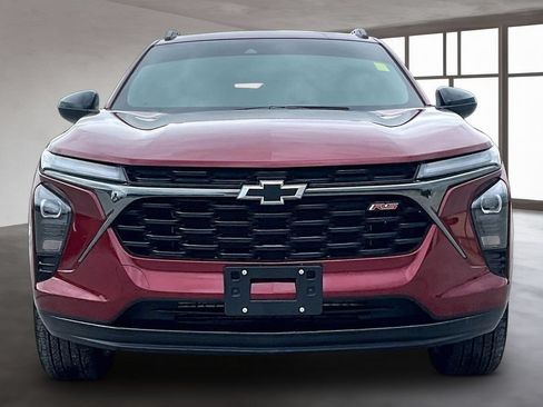 Used 2025 Chevrolet Trax RS w/ Driver Confidence Package FWD image 2