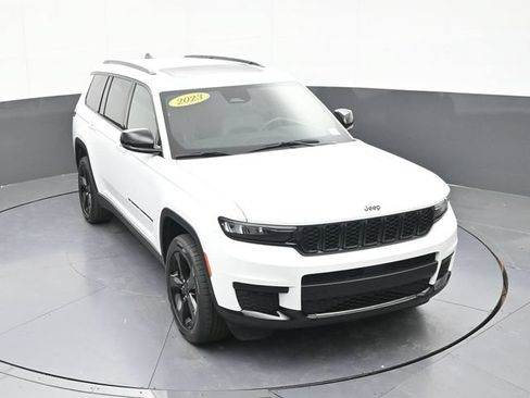 Used 2023 Jeep Grand Cherokee L Laredo AWD/4WD image 66