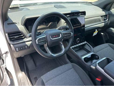 New 2026 GMC Terrain Elevation w/ LPO, Floor Liner Package FWD image 5