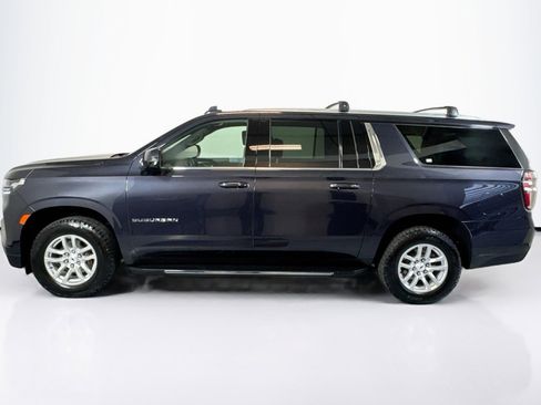 Used 2022 Chevrolet Suburban LT w/ Luxury Package image 8