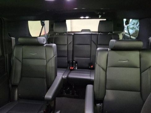 Certified 2024 Cadillac Escalade ESV Luxury image 12
