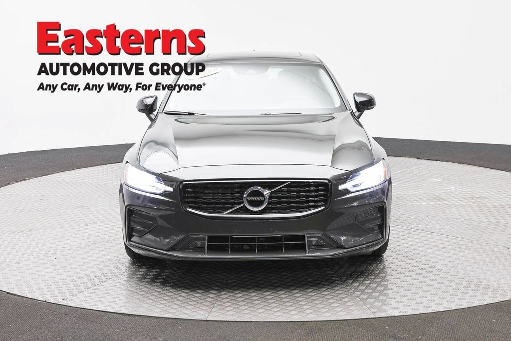 Used 2022 Volvo S60 B5 Inscription AWD/4WD image 4