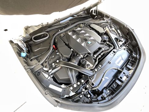 Certified 2024 BMW 760i xDrive w/ Premium Package 2 AWD/4WD image 30