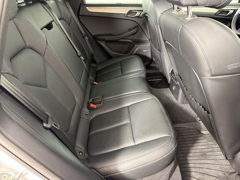 Certified 2026 Porsche Macan AWD/4WD image 29