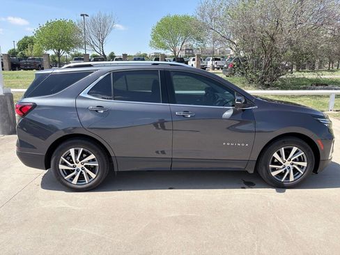 Used 2022 Chevrolet Equinox Premier image 3