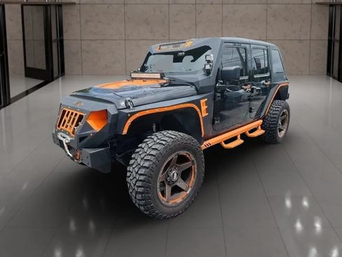 Used 2017 Jeep Wrangler Unlimited Rubicon w/ Connectivity Group AWD/4WD image 7