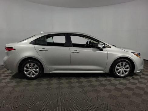Used 2025 Toyota Corolla LE FWD image 10