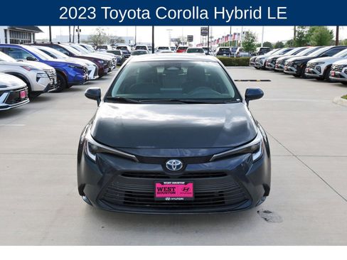 Used 2023 Toyota Corolla LE image 2