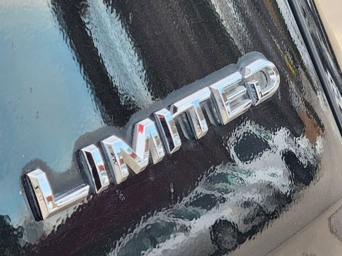 Used 2024 Toyota Grand Highlander Limited image 11