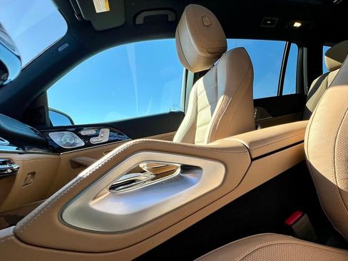 Certified 2024 Mercedes-Benz GLS 580 4MATIC image 16