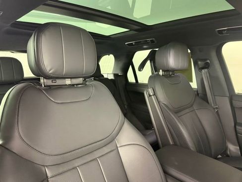 Used 2025 Land Rover Range Rover Sport SE image 32