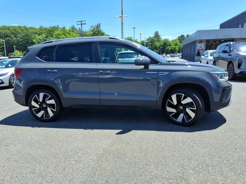 Used 2023 Volkswagen Taos SEL AWD/4WD image 4