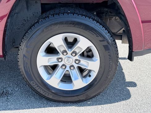 Used 2020 RAM 1500 Laramie AWD/4WD image 36